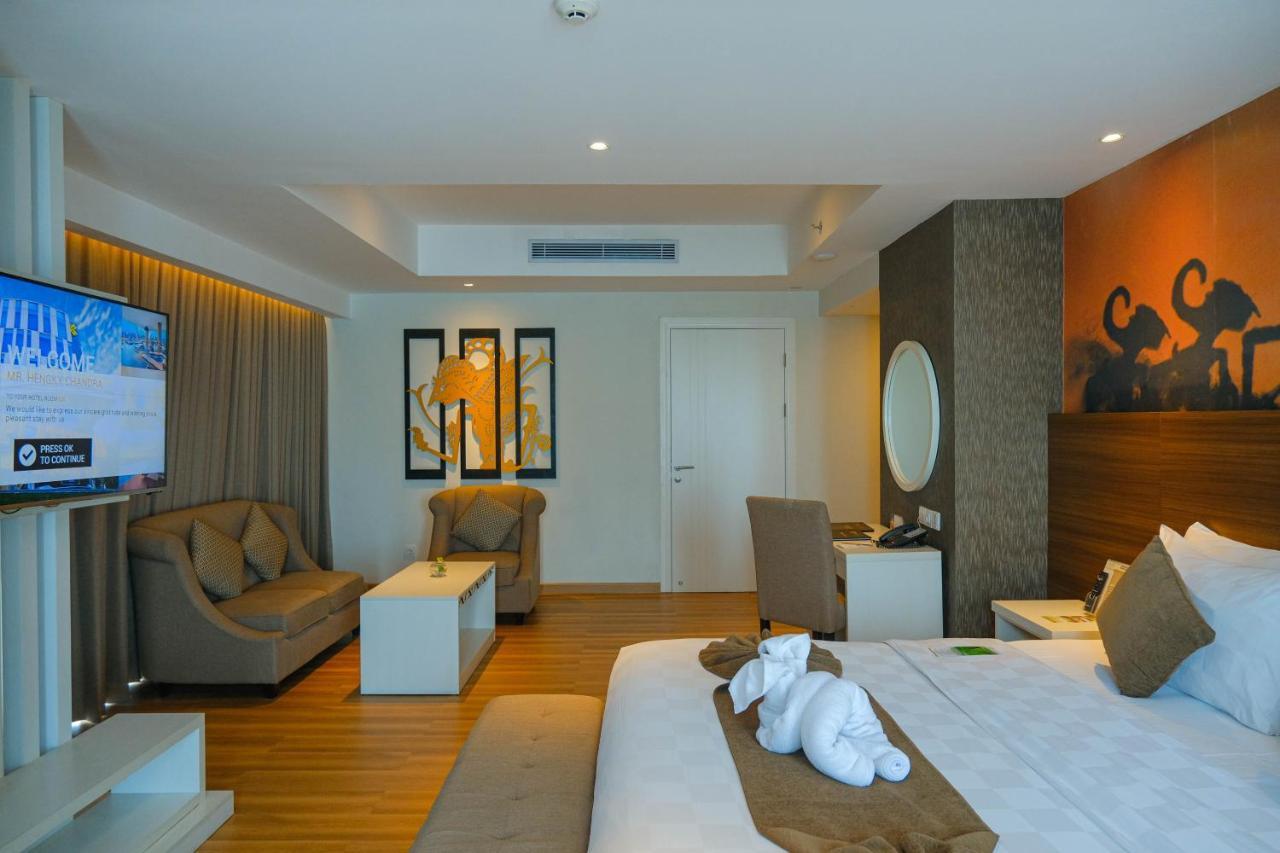 Platinum Adisucipto Hotel & Conference Center Kalasan Exterior photo