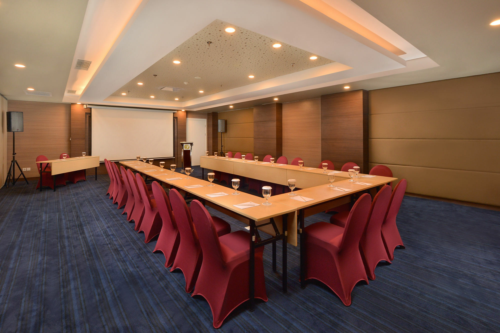 Platinum Adisucipto Hotel & Conference Center Kalasan Exterior photo